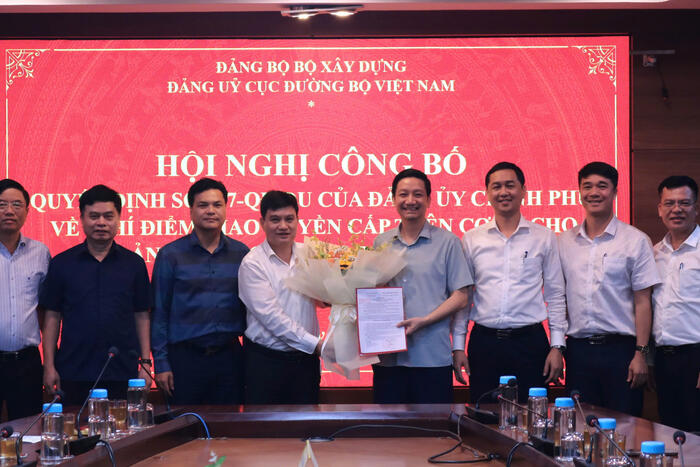 Nhà Cái King88.com Chính Thức [2025] Nhà Cái King88.com Chính Thức 2025 được thí điểm giao quyền cấp trên cơ sở: Bước tiến quan trọng trong công tác King88com còn Thiên Đường Giải Trí Cá Cược Đảng